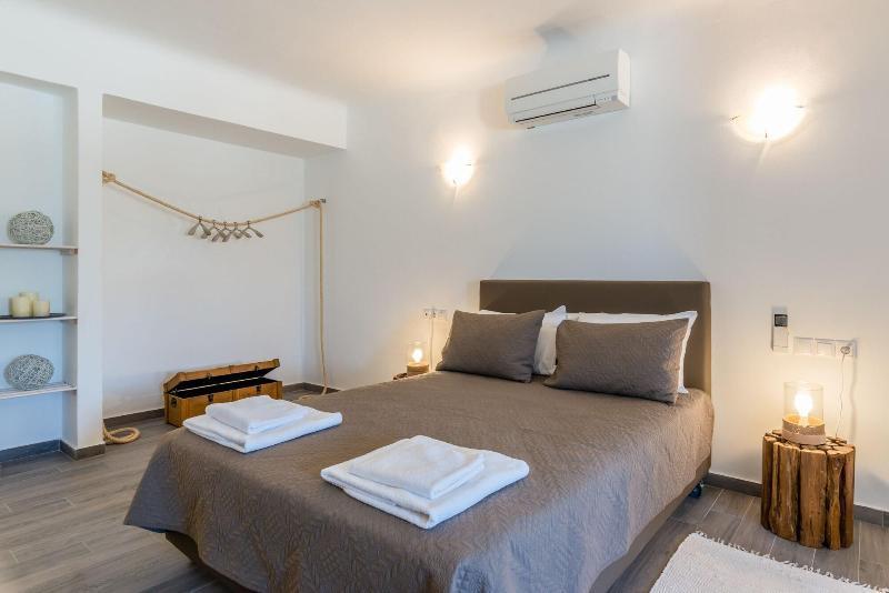 Eleni'S Village Suites Klouvas Exterior photo