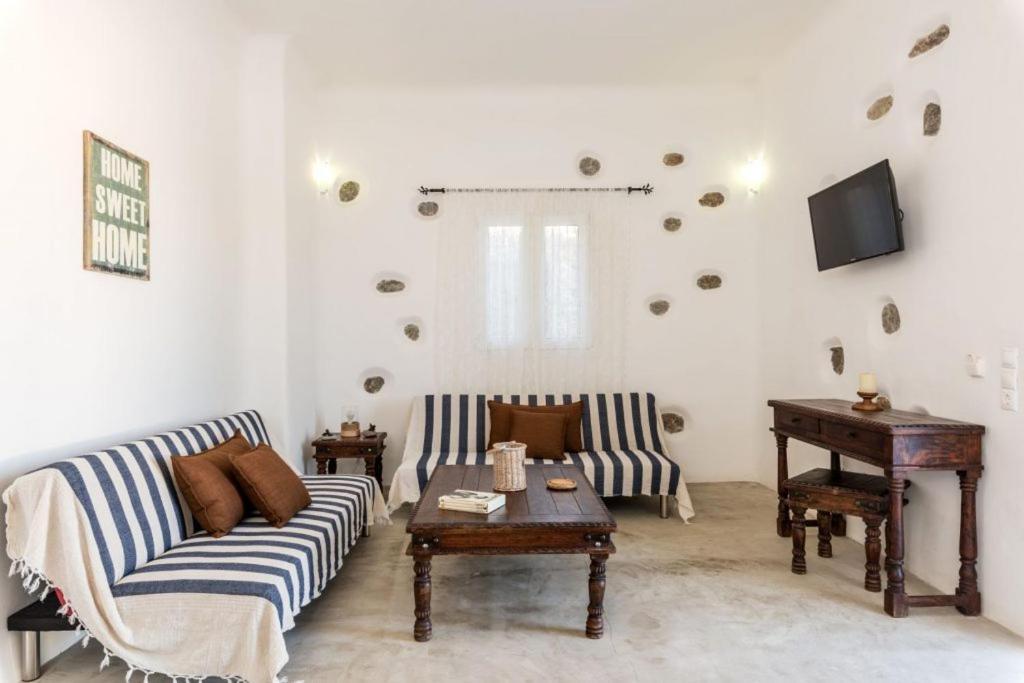 Eleni'S Village Suites Klouvas Exterior photo