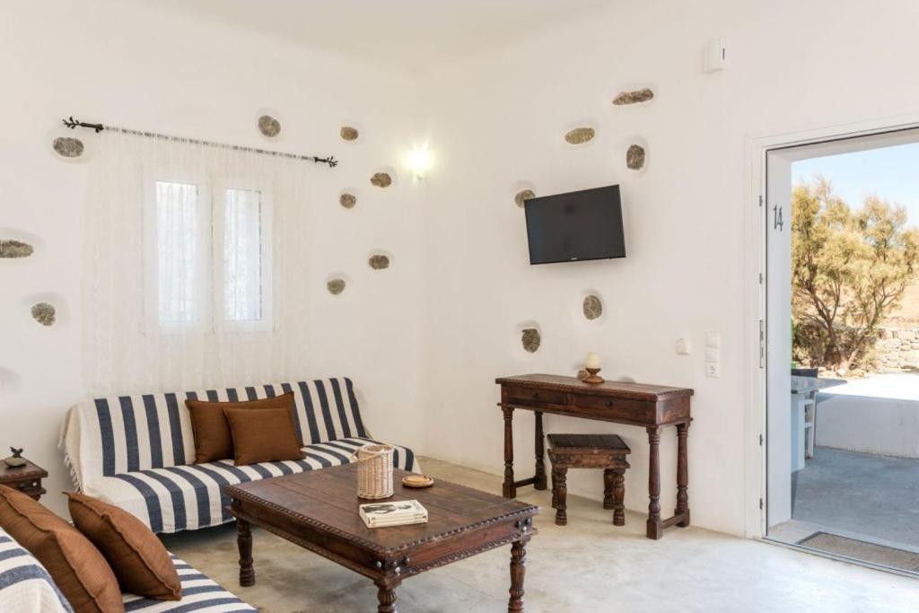 Eleni'S Village Suites Klouvas Exterior photo